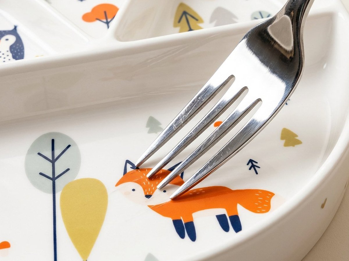 Close-up of the fox artwork fired into the glaze